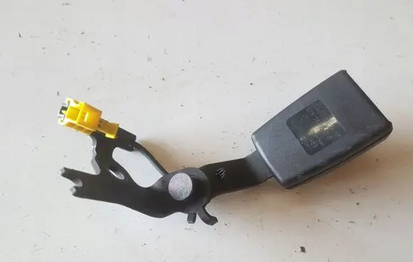 Mercedes-Benz E C207 W207 Rear seatbelt buckle A2078600469