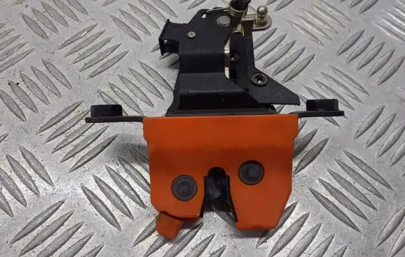 Skoda Octavia Mk1 (1U) Tailgate/trunk/boot lock/catch/latch 1U6827501C
