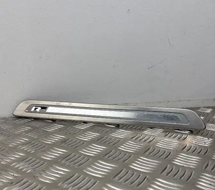 Volkswagen Touareg II Front sill trim cover 7P6853468J 1173310