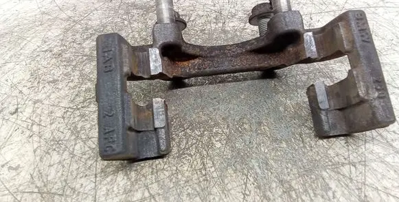 BMW 2 F22 F23 Brake caliper pad carrier rear 