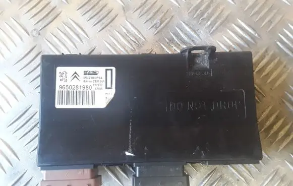 Citroen C6 Seat control module 9650281980