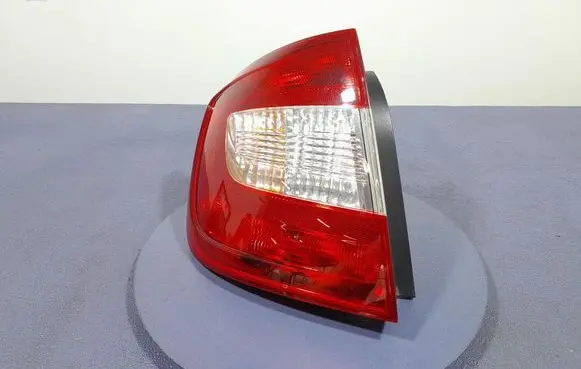 Skoda Rapid (NH) Rear/tail lights