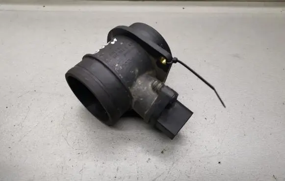 Volkswagen Golf IV Mass air flow meter 0280217121 06A906461