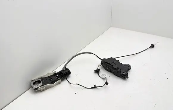 Skoda Octavia Mk3 (5E) Front door lock 5TB837015A