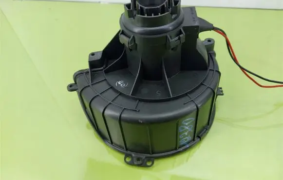 Opel Astra H Heater fan/blower 855601156