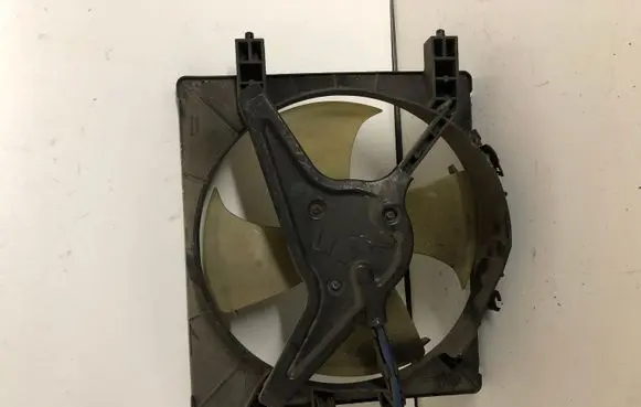 Honda Civic Radiator cooling fan shroud