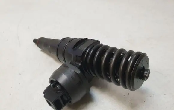 Audi A4 S4 B6 8E 8H Fuel injector 036130073AJ