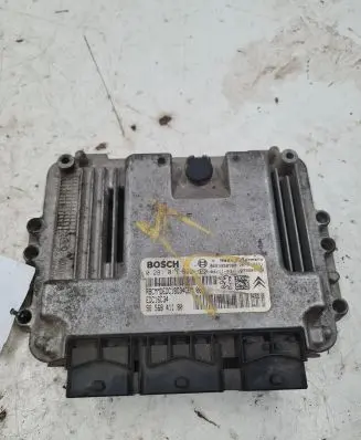Citroen Xsara Picasso Engine control unit/module 0281011802