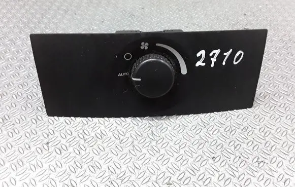 Chrysler Pacifica Climate control unit M23199