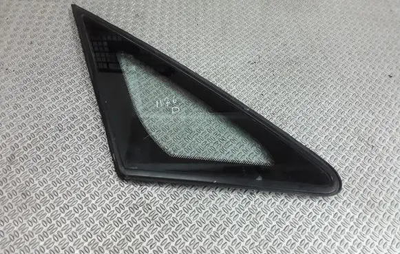 Toyota Avensis Verso Front triangle window/glass 