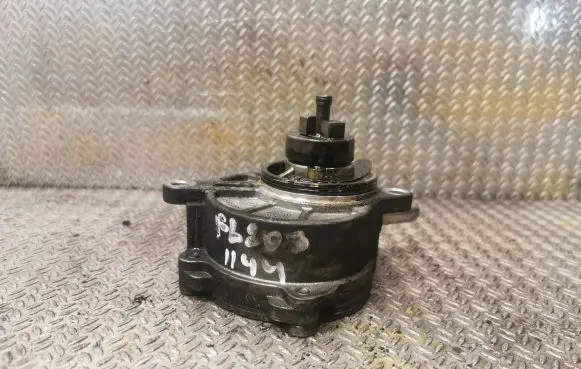 Mercedes-Benz C W203 Vacuum pump 6462300165 A6462300165