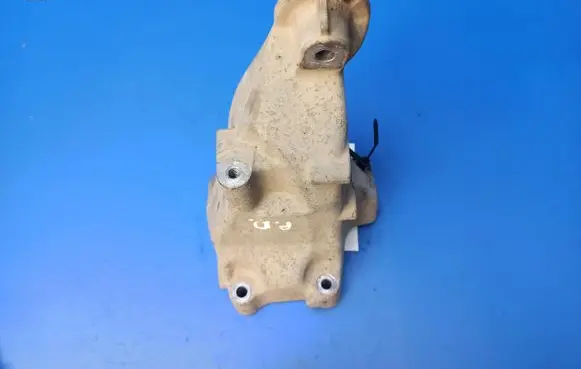 Mercedes-Benz E W212 Engine mounting bracket A6512233504
