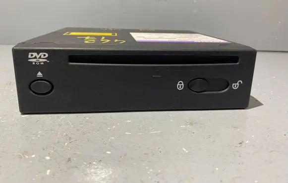 Volvo V70 Navigation unit CD/DVD player 31260077AA 071312091 6G9210E887BH