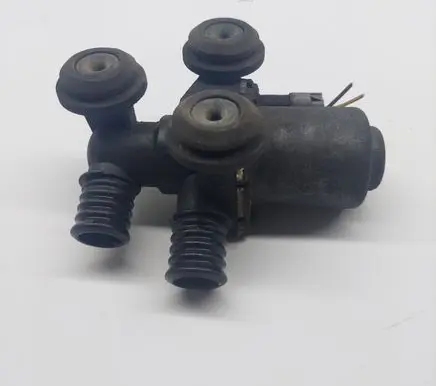 BMW 3 E46 Coolant heater control valve 8369805