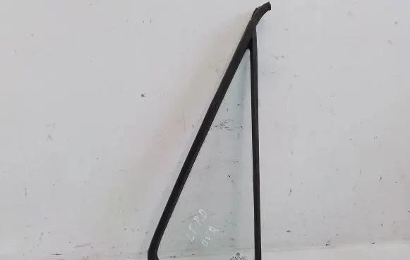 Volkswagen I LT Front door vent window glass four-door 43R001025
