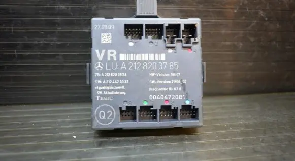 Mercedes-Benz E W212 Door control unit/module A2128203785