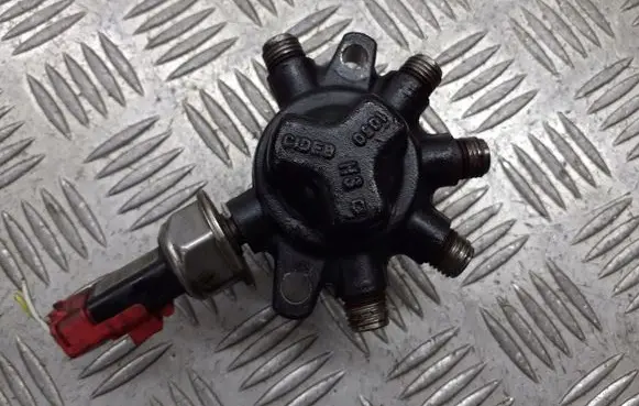 Ford Connect Fuel distributor 4M5Q9D280DB