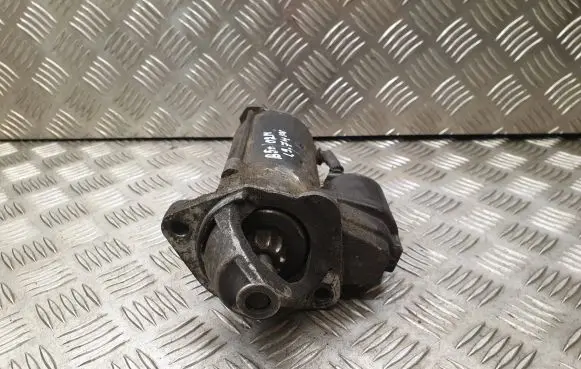 Volkswagen PASSAT B5.5 Starter motor 068911024E