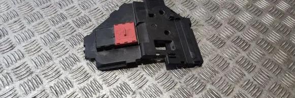 Mercedes-Benz C W205 Fuse box cover DBPD925