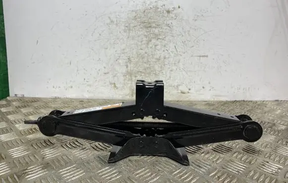Mitsubishi Eclipse Cross Lift Jack 