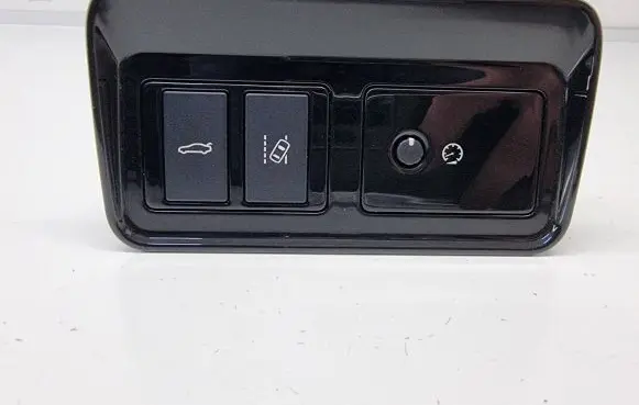 Tailgate opening switch