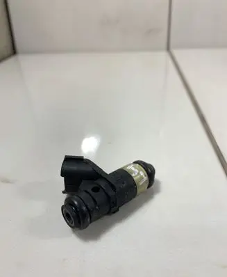 Volkswagen Golf IV Fuel injector 036906031M