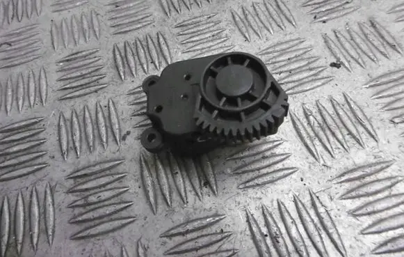 Ford Focus C-MAX A/C air flow flap actuator/motor 3M5H-19E616