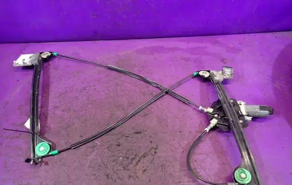 Peugeot 206 CC Front door window regulator with motor 