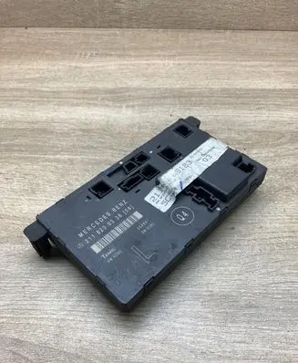 Mercedes-Benz E W211 Door control unit/module 2118200326 356801