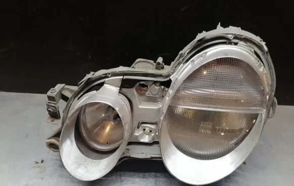 Mercedes-Benz CLK A208 C208 Headlight/headlamp 147551