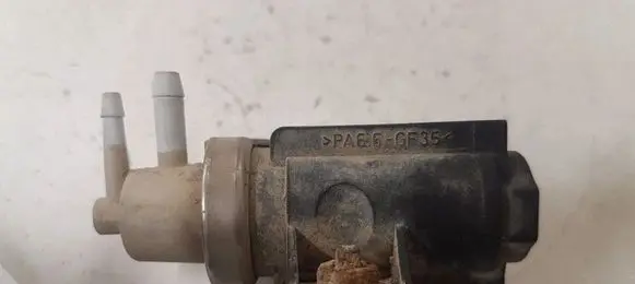 Opel Zafira B Turbo solenoid valve 55558101 70052703 06T066