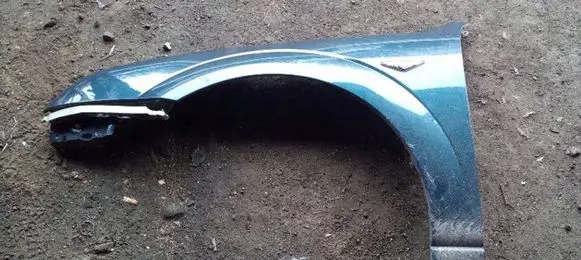 Ford Mondeo Mk III Fender