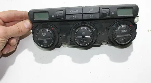 Volkswagen PASSAT B6 Climate control unit 3C0907044