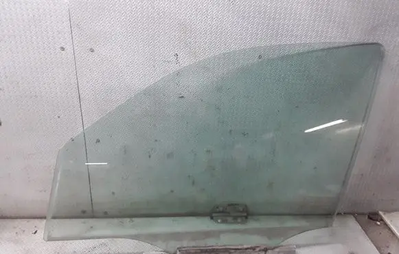 Mercedes-Benz ML W163 Front door window glass four-door