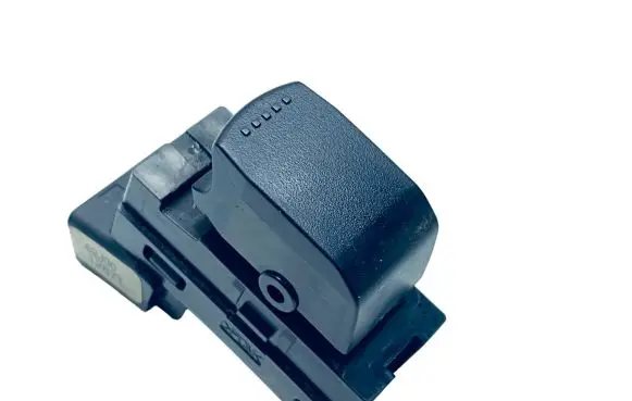 Suzuki Swift I Electric window control switch 3799562J00