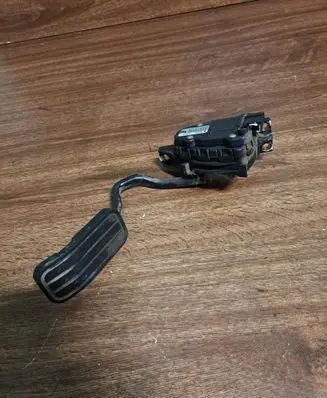 Volkswagen Sharan Accelerator throttle pedal 7M1721603A 98VW9F836AB 6PV00777003