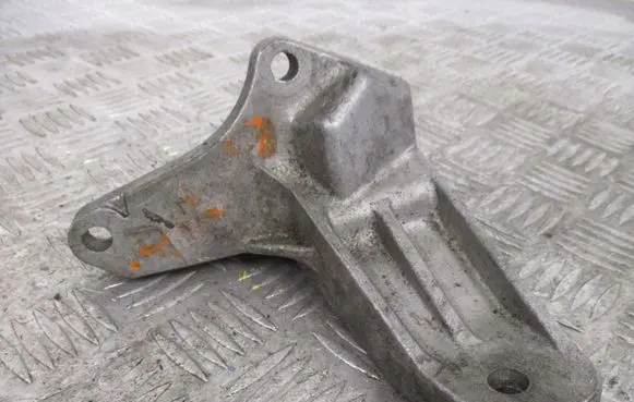 Ford S-MAX Gearbox mounting bracket 6G916P093DB