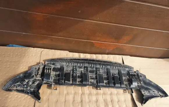 Front bumper skid plate/under tray