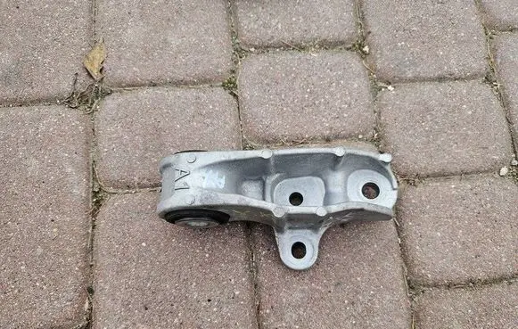 Toyota Aygo X Engine mount vacuum valve 