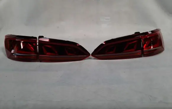 Volkswagen Touareg III Rear/tail lights set 