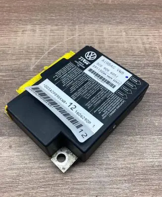Volkswagen PASSAT B6 Airbag control unit/module 3C0909605J 391130