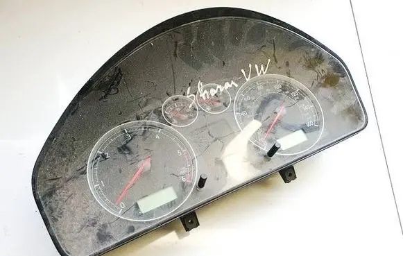 Volkswagen Sharan Speedometer (instrument cluster) 88311245