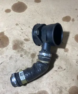 Ford Focus Air intake hose/pipe AV616C784AF AV6Q6A886AH