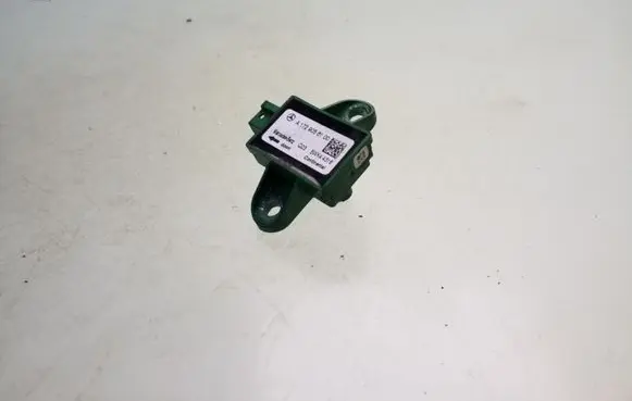 Mercedes-Benz C W204 Airbag deployment crash/impact sensor A1729056100