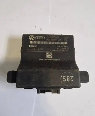 Audi A3 S3 8P Gateway control module 1K0907530F 1K0907951