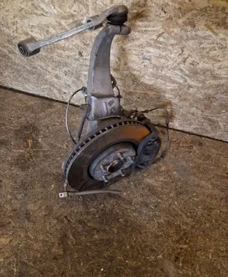 Infiniti EX Front wheel hub spindle knuckle 