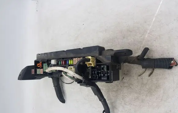 Toyota Corolla Verso AR10 Fuse module NOCODE