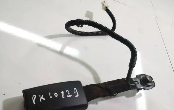 Subaru B9 Tribeca Front seatbelt buckle 