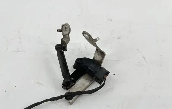 BMW 5 G60 G61 Rear air suspension level height sensor 6895466 25238 25496911