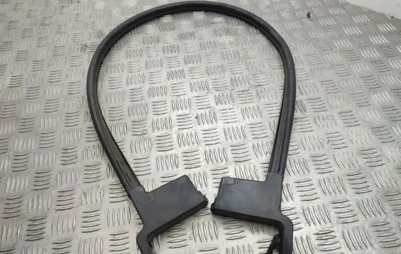 KIA Sportage Engine compartment rubber 